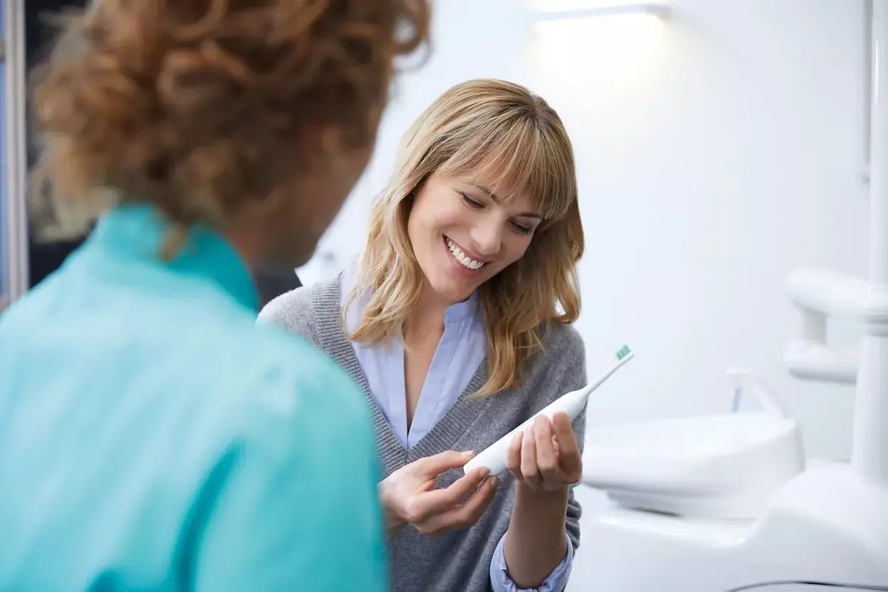 Periuţă de dinţi sonică Philips Sonicare ProtectiveClean 4300 HX6807/63 (White/Mint)