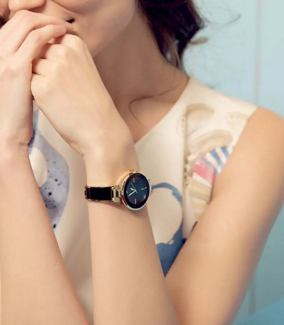 Ceas de mana Anne Klein Diamond AK/2512GYRG (Gold/Black)