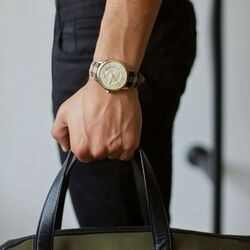 Ceas de mana Burberry Classic Round BU10001 (Beige/Gold) Thumb