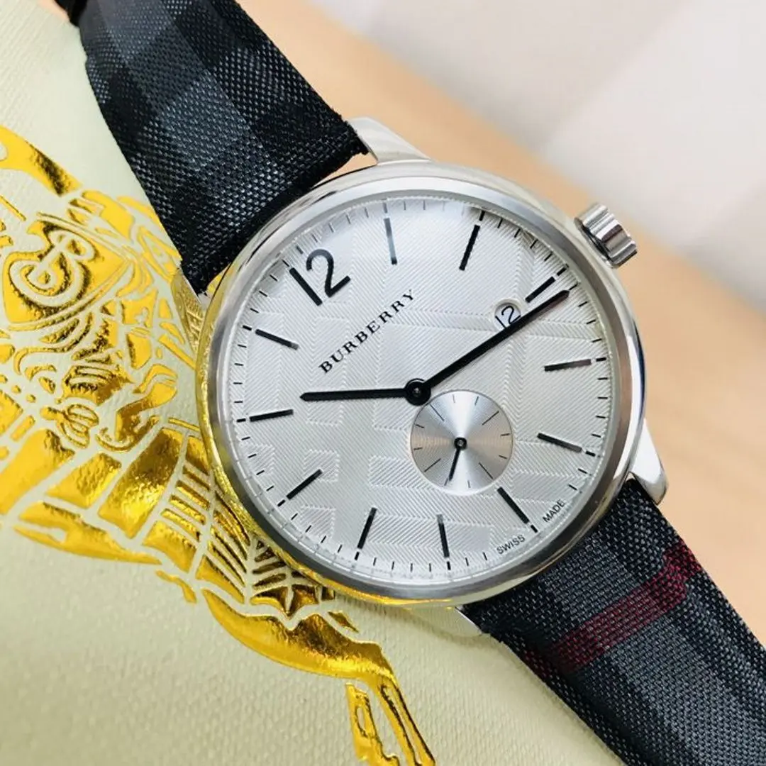 Наручные часы Burberry Classic Round BU10008 (Black/Silver) - 4