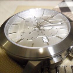 Наручные часы Burberry The City Chronograph BU9357 (Beige/Silver) Thumb