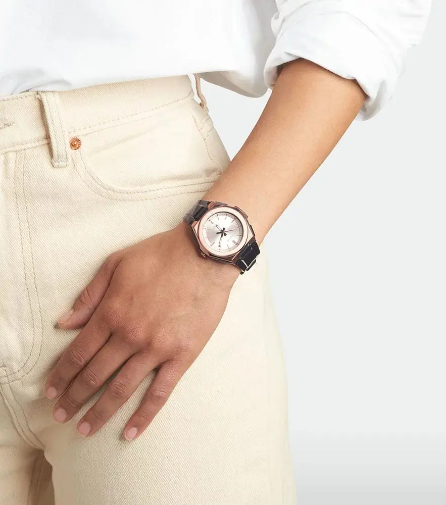 Ceas de mana Casio LWA-300HRG-5 (Rose Gold/Black)