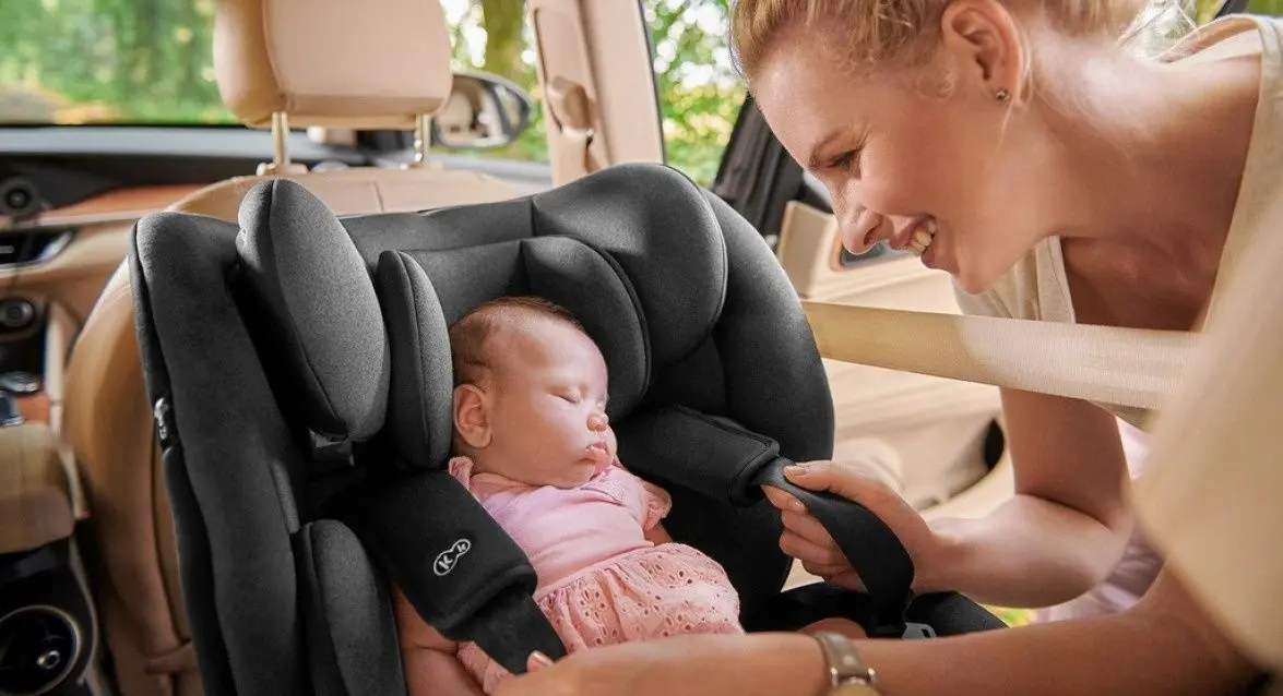 Scaun auto Kinderkraft Myway Isofix (Black)