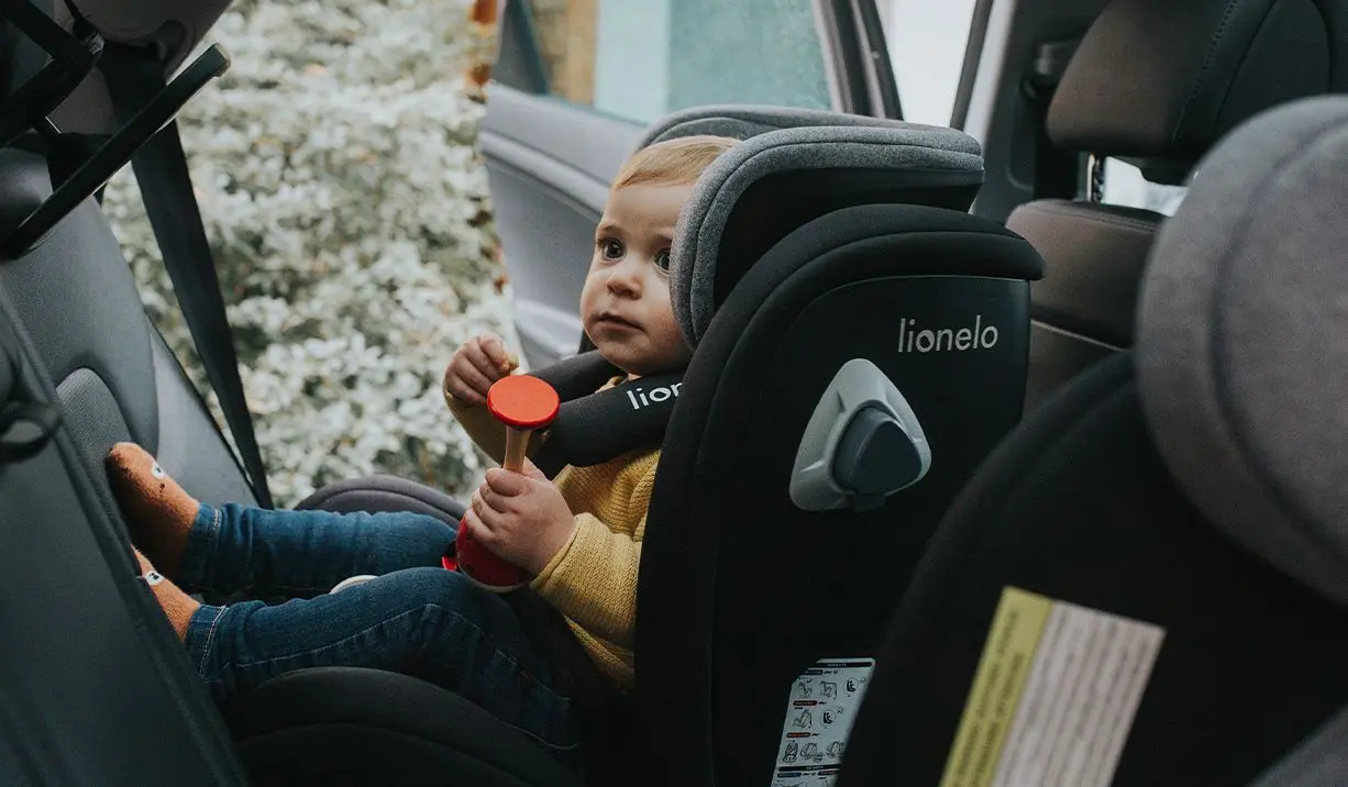 Scaun auto Lionelo Bastiaan RWF (Carbon)