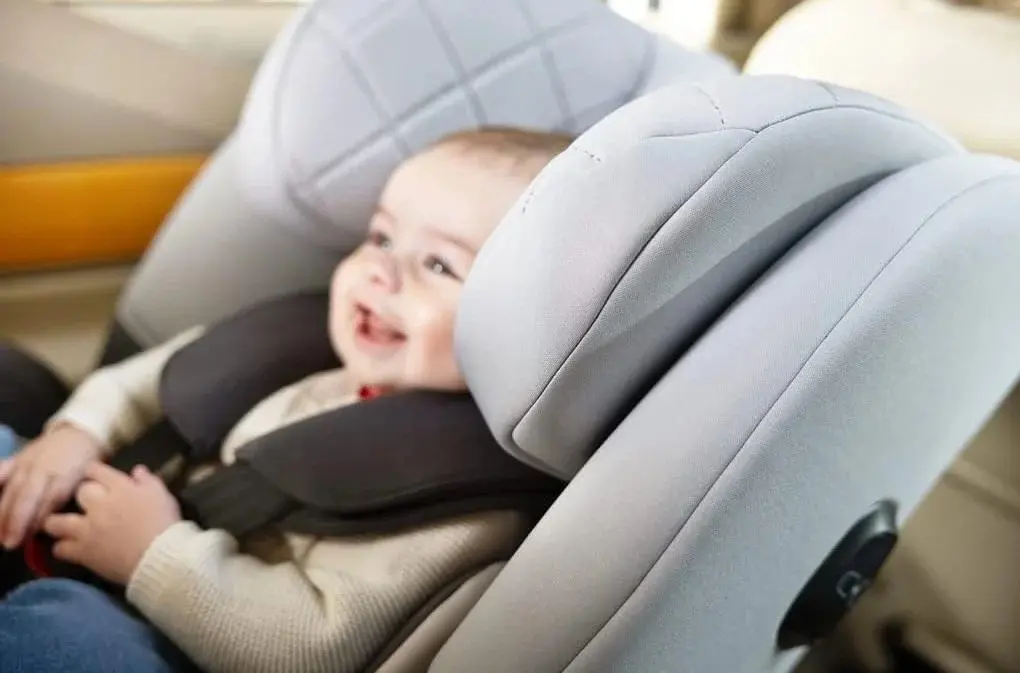 Автокресло Graco SlimFit R129 (Iron) - 4
