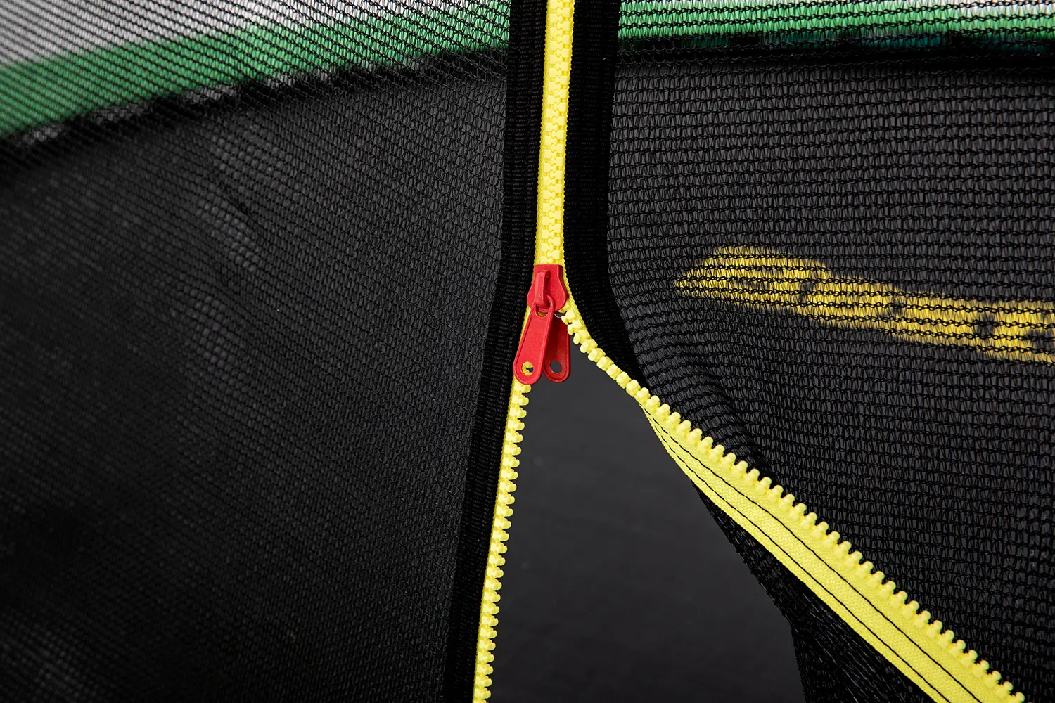 Батут с защитной сеткой Bestway Xtreme Air 59102BW (Grenn/Black)