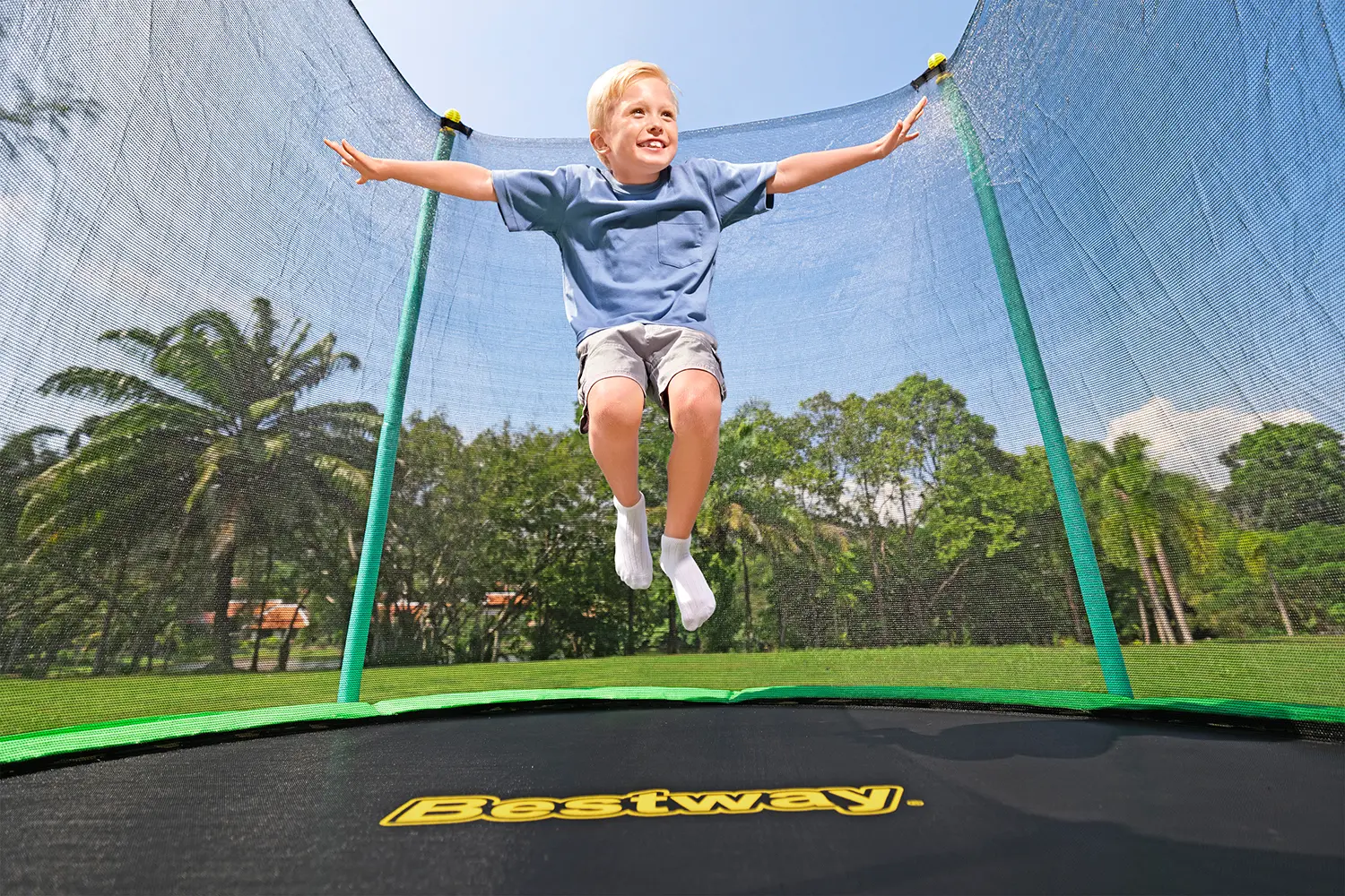 Батут с защитной сеткой Bestway Xtreme Air 59102BW (Grenn/Black)