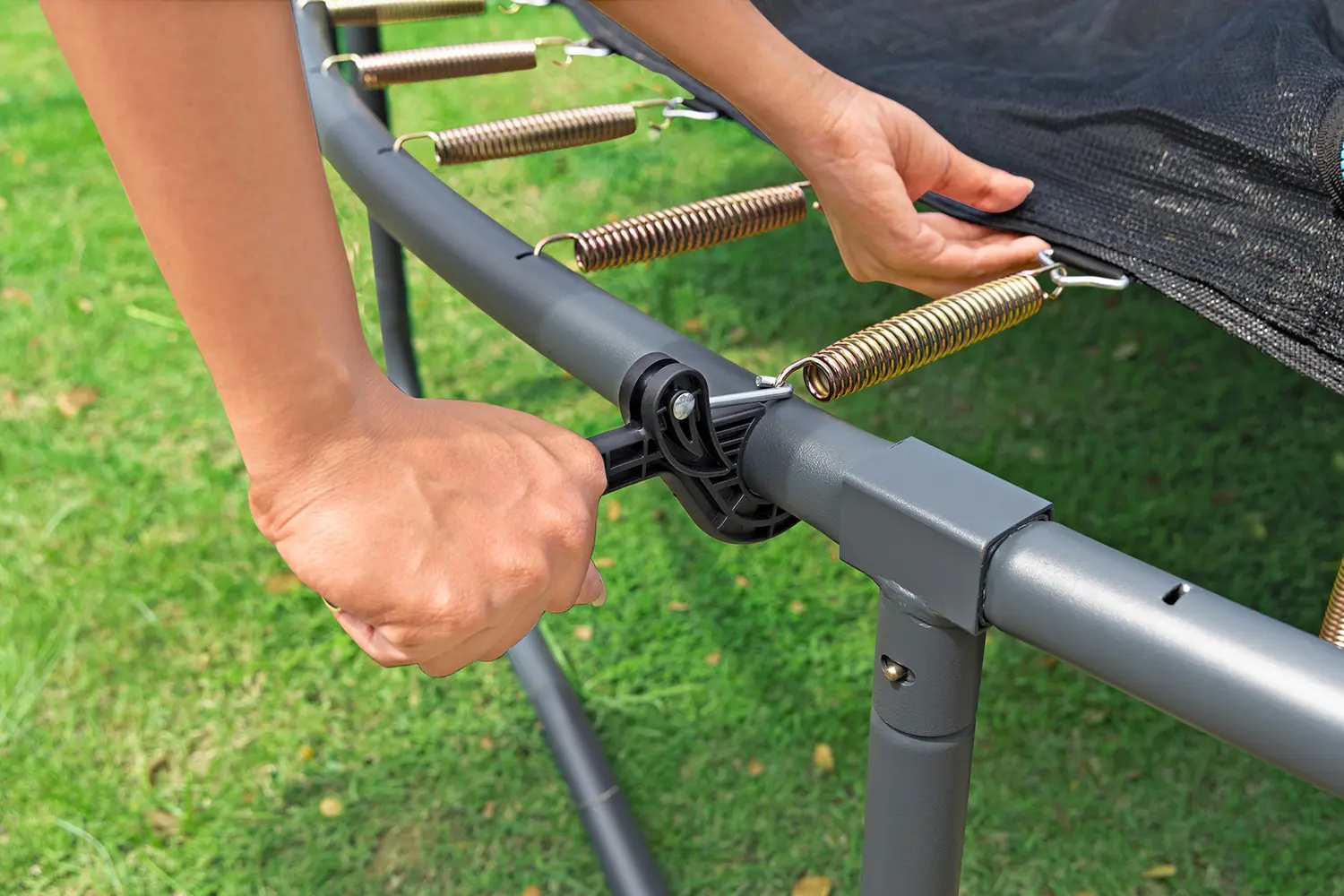 Батут с защитной сеткой Bestway Xtreme Air 59103BW (Blue/Black)