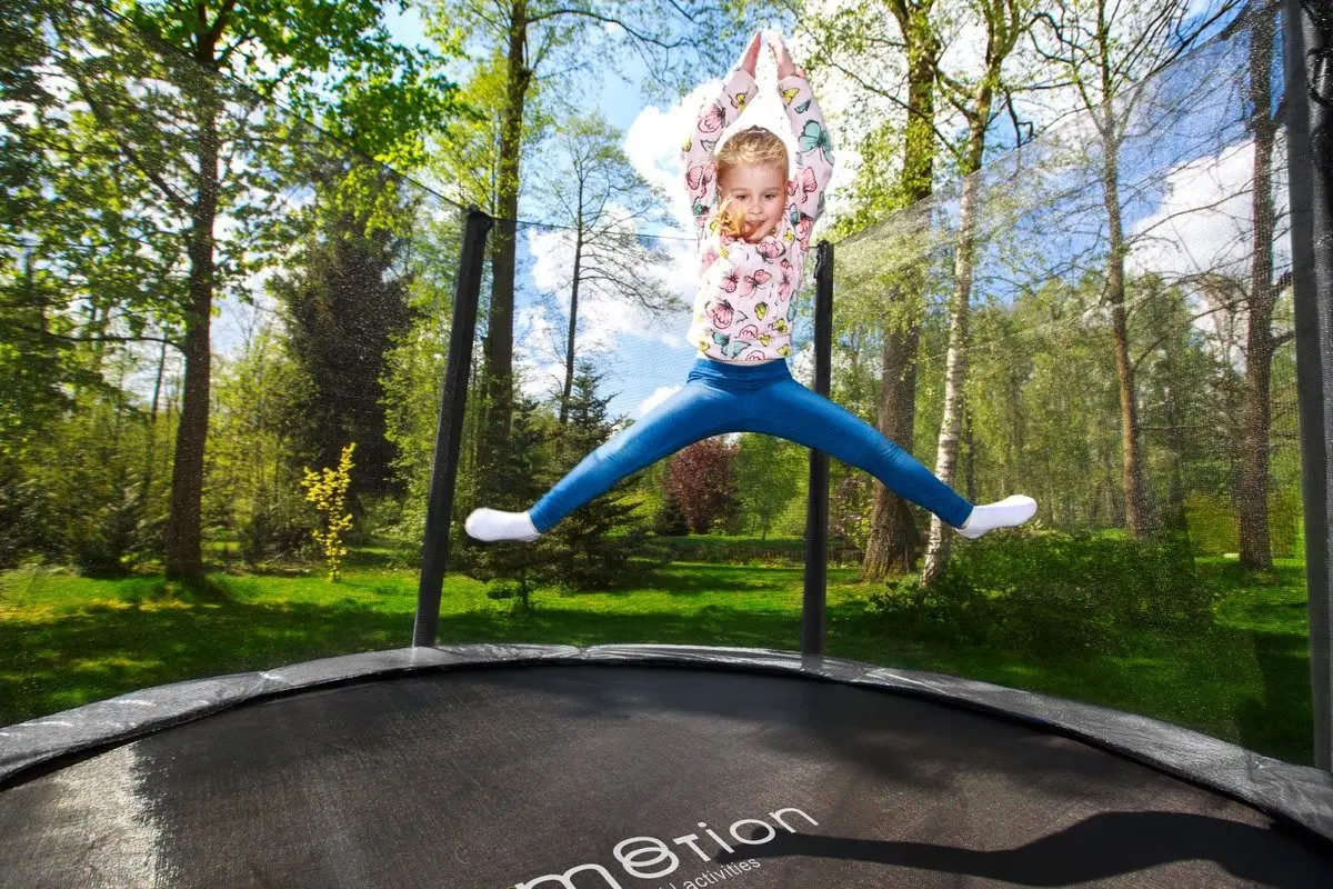 Trambulina cu plasa de protectie Jumi Motion OM-710214 244 cm (Black/Grey)