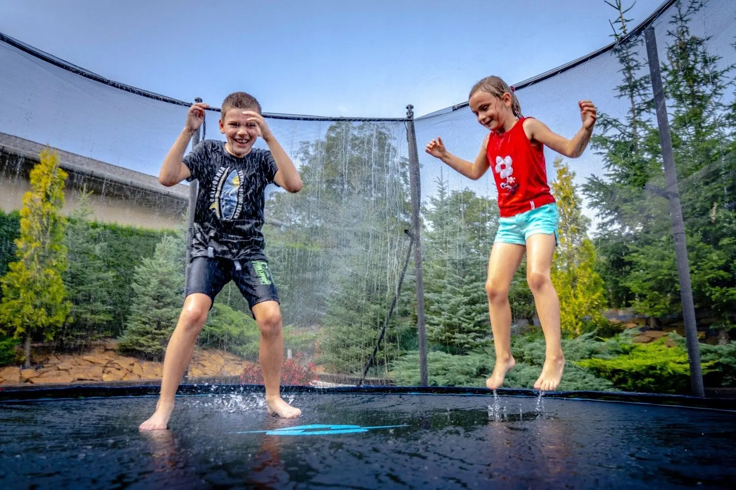 Trambulina cu plasa de protectie Thunder Ultra 185cm (Black/Blue)