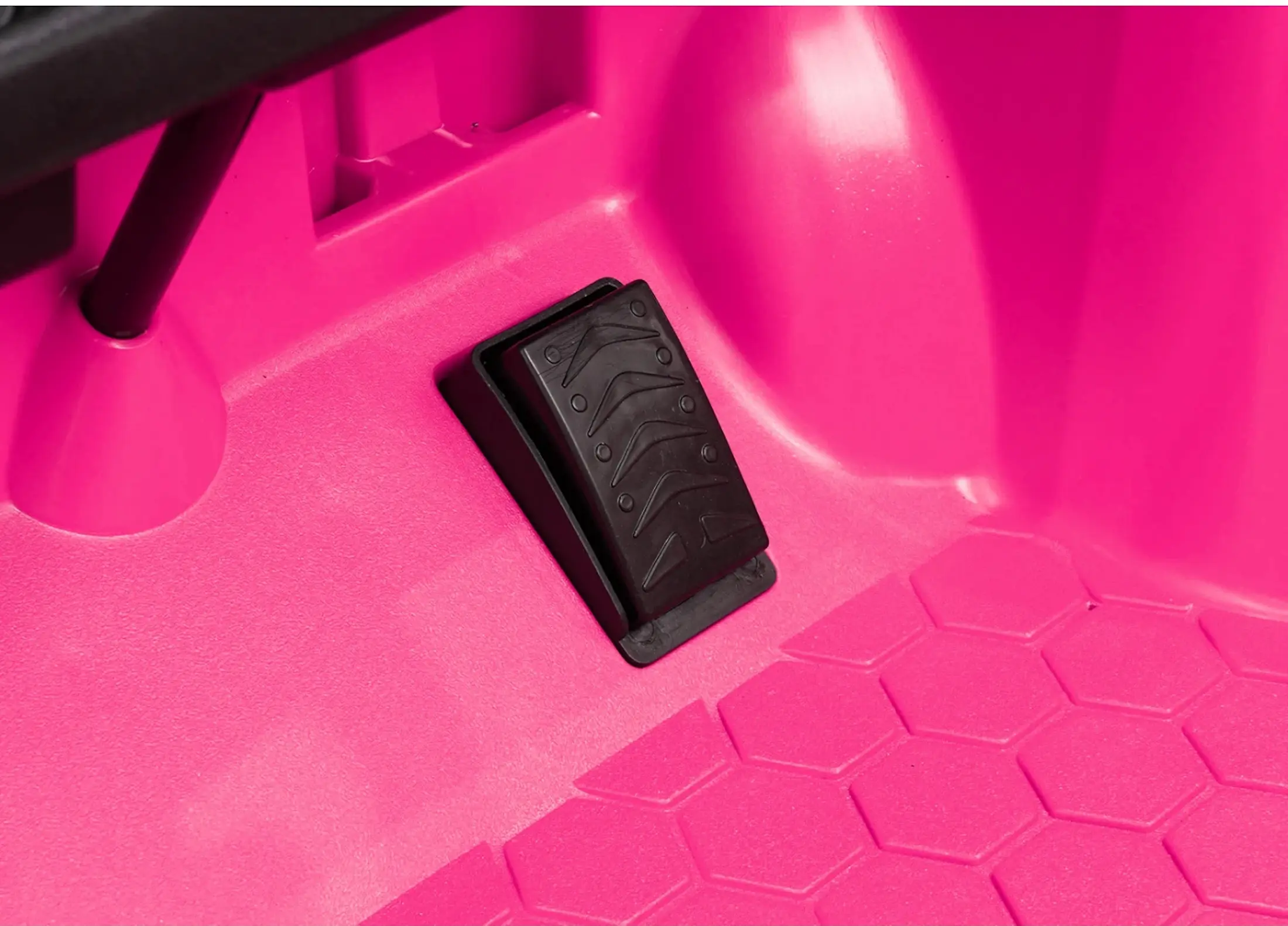 Masinuta electrica Ramiz Porsche Cayenne (Pink)