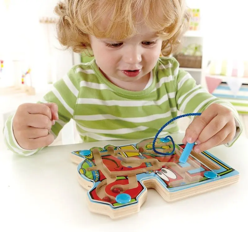 Labirint magnetic Hape Choo Choo Tracks E1701