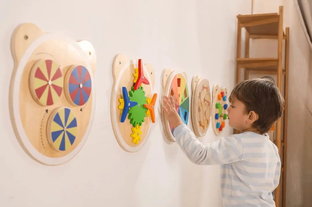 Развивающая настенная игрушка Viga Toys Overlaying Colors 44555 (Multicolor) - 2