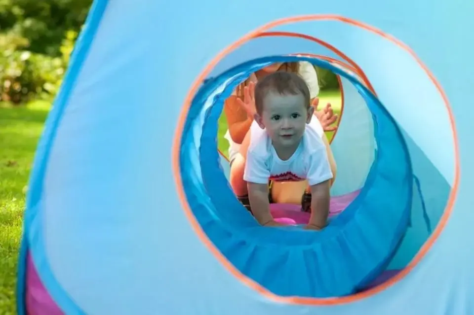 Cort cu tunel Baby Mix 46225 (Multicolor)