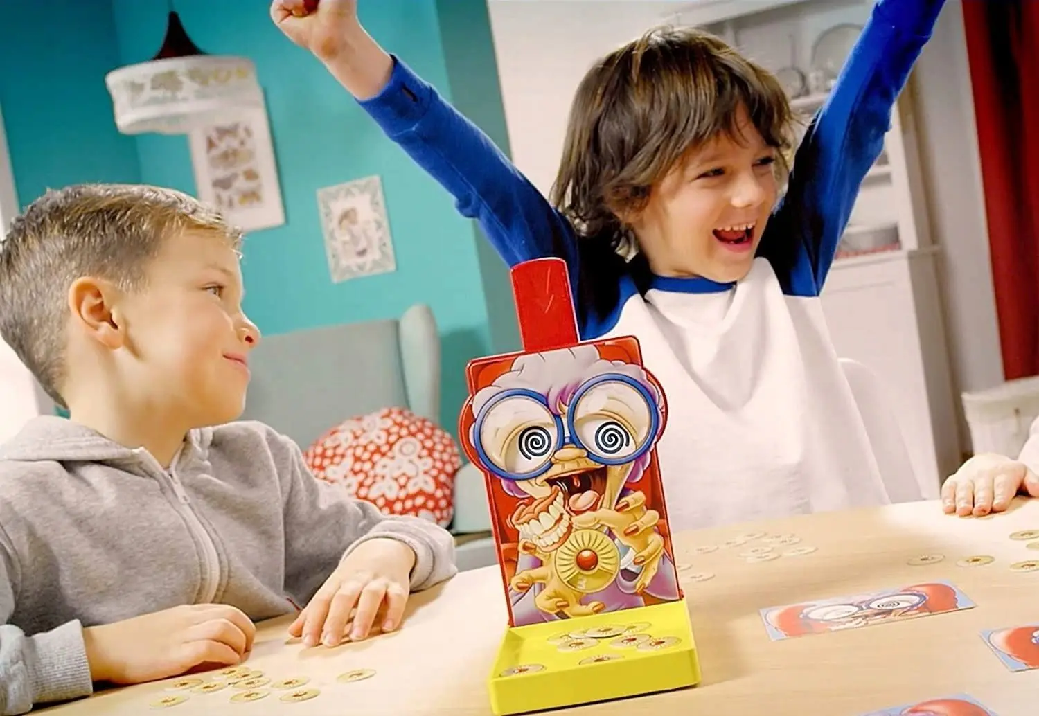 Настольная игра Tomy Greedy Granny in a Spin