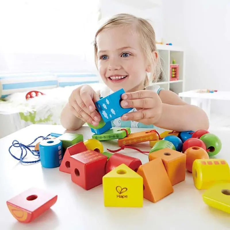 Set de figuri cu franghie Hape String-Along Shapes E1019 (Multicolor)
