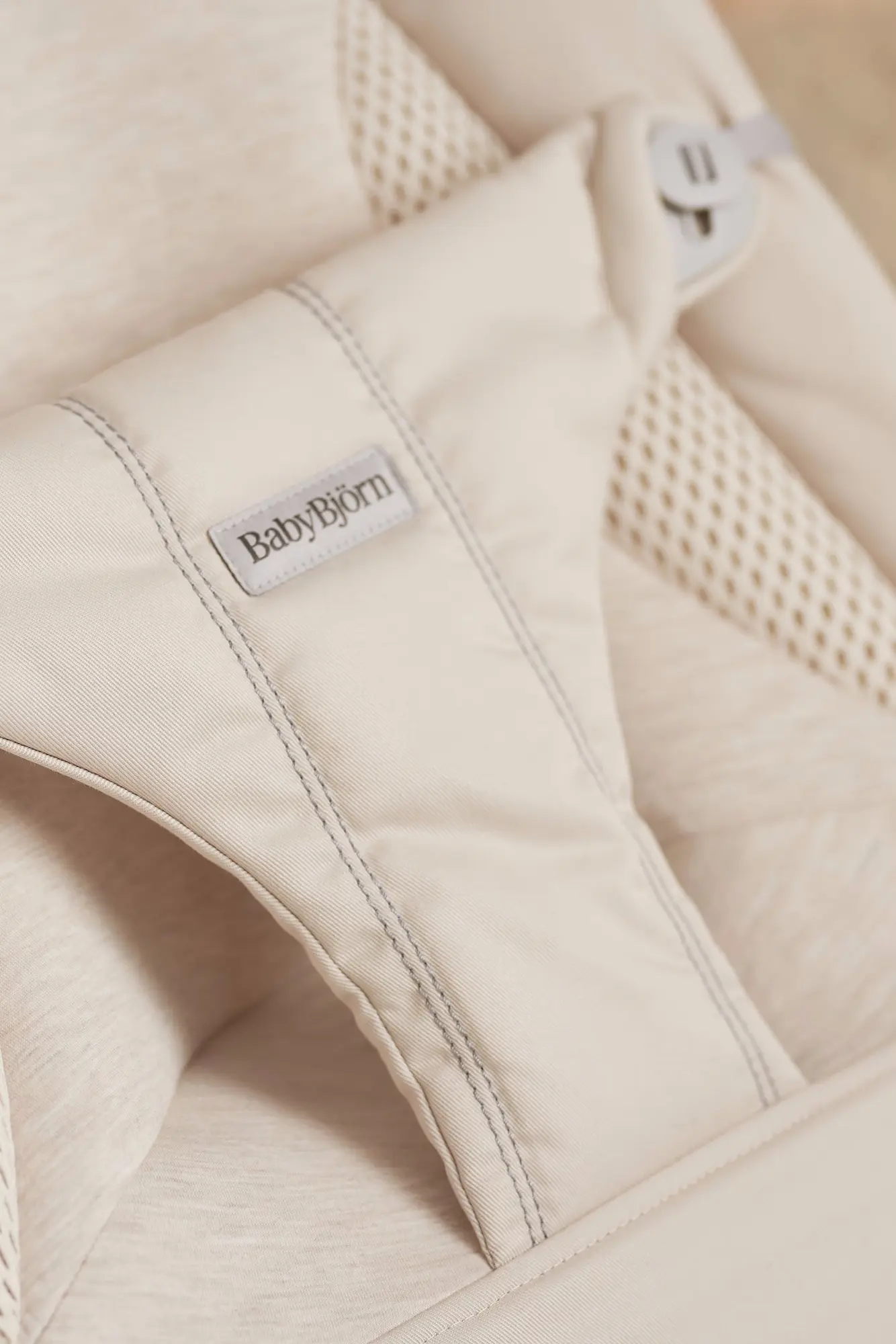 Детский шезлонг-качели BabyBjorn Balance Soft (Khaki/Beige) - 2