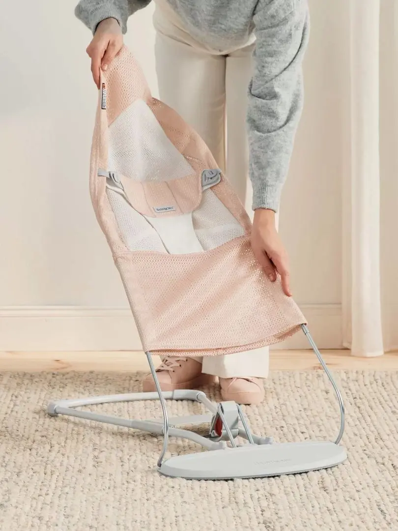 Sezlong-leagan pentru copii BabyBjorn Balance Soft (Pearly Pink)