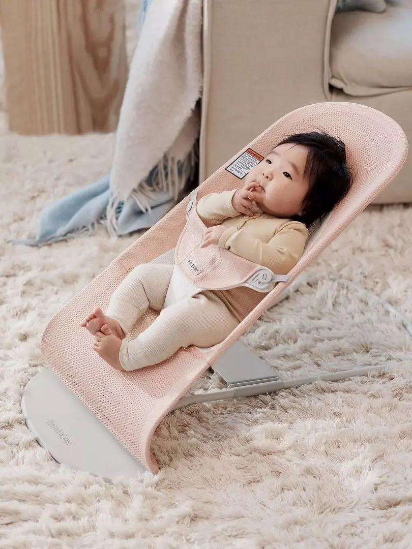 Sezlong-leagan pentru copii BabyBjorn Balance Soft (Pearly Pink)