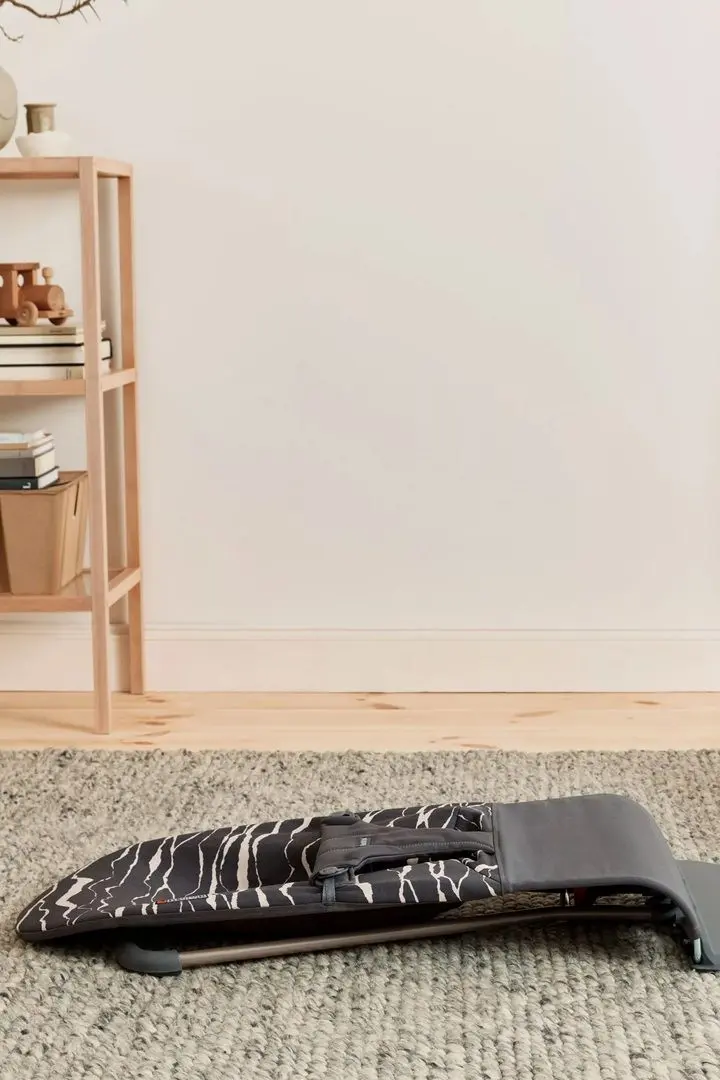 Sezlong-leagan pentru copii BabyBjorn Bliss (Anthracite/Landscape Print)