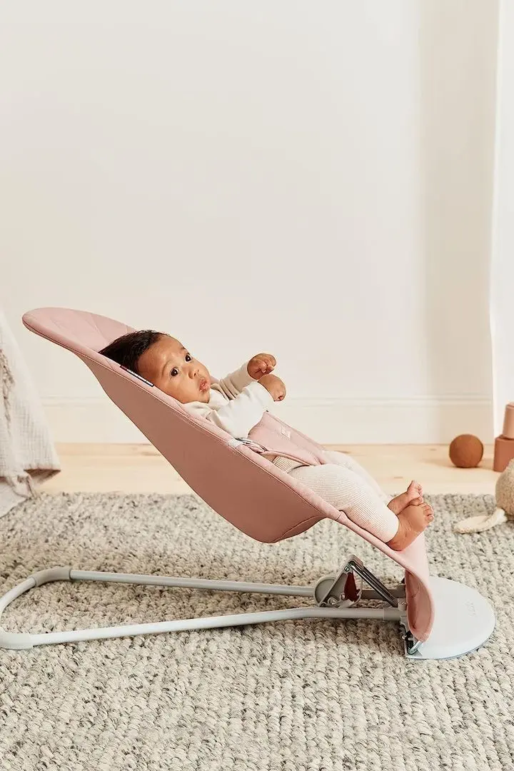 Sezlong-leagan pentru copii BabyBjorn Bliss (Dusty Pink)