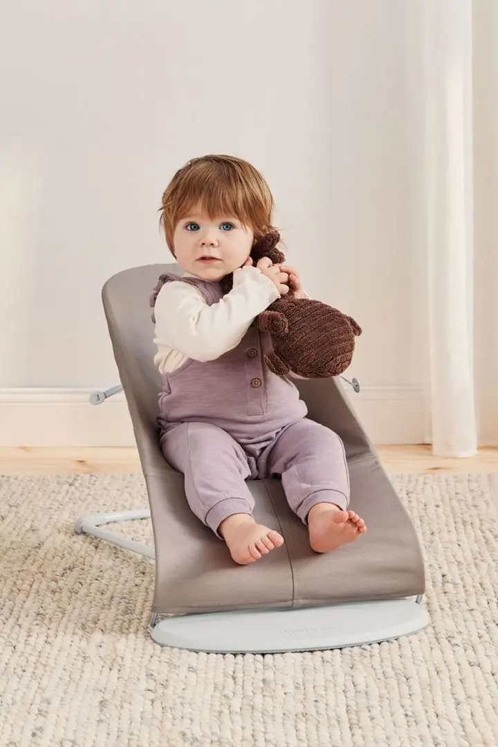 Кресло-шезлонг BabyBjorn Bliss (Sand Grey)