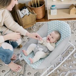 Scaun balansoar Bright Starts Ingenuity Rockity Rock Goji Thumb