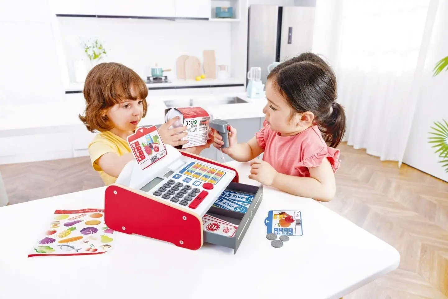 Aparat de casa Hape Beep ''n'' Buy Cash Register E3184 (White/Red)