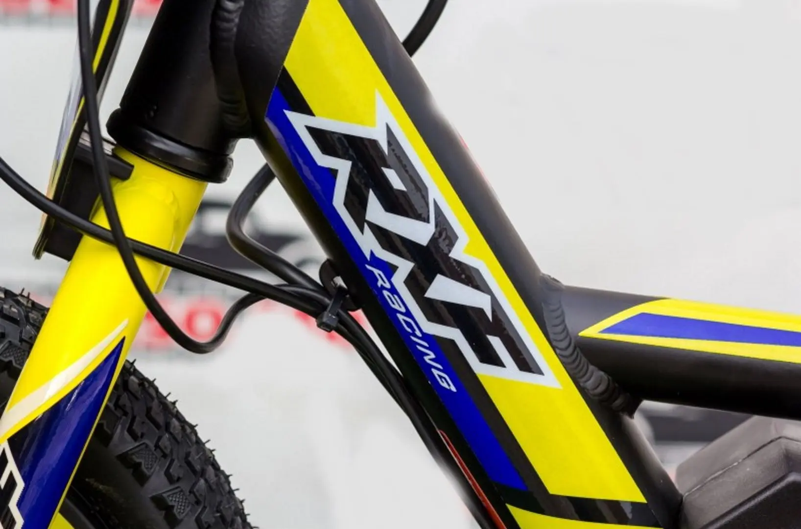 Bicicleta electrica fara pedale Apollo Sedna 12 (Black/Yellow) - 6