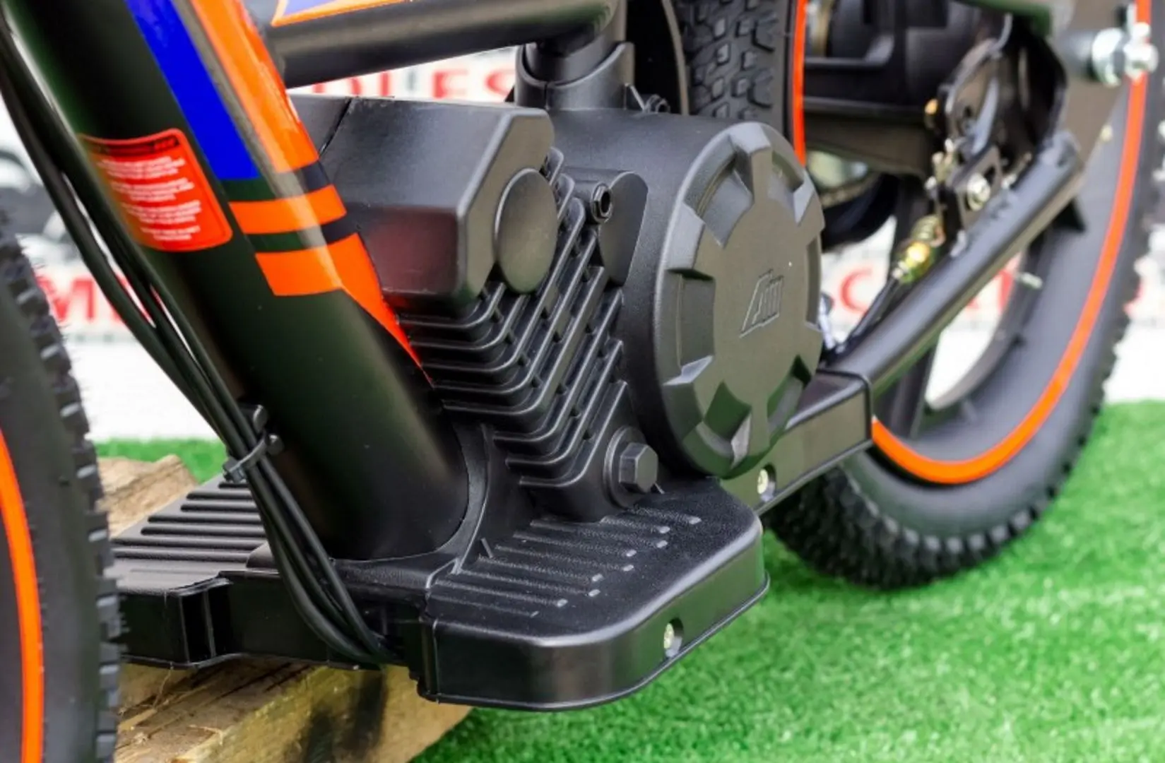 Велобег электрический Apollo Sedna 16 (Black/Red) - 3