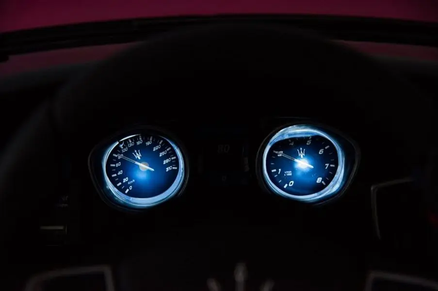 Mașinuță electrică LeanToys Maserati Ghibli SL631 (White)