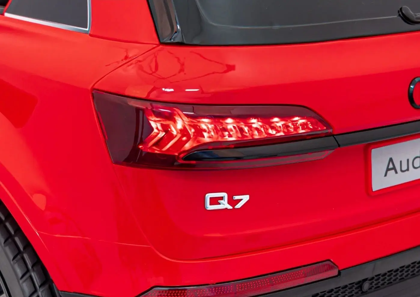 Электромобиль Ramiz Audi Q7 New Lift (Red)