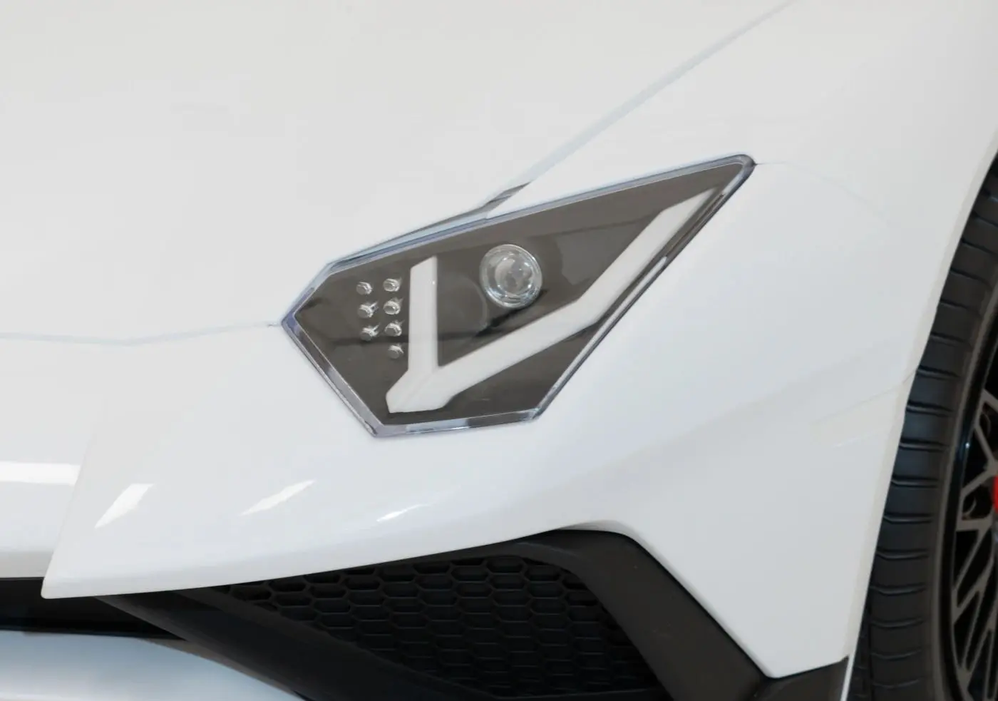 Masinuta electrica Ramiz Lamborghini Aventador SV (White)