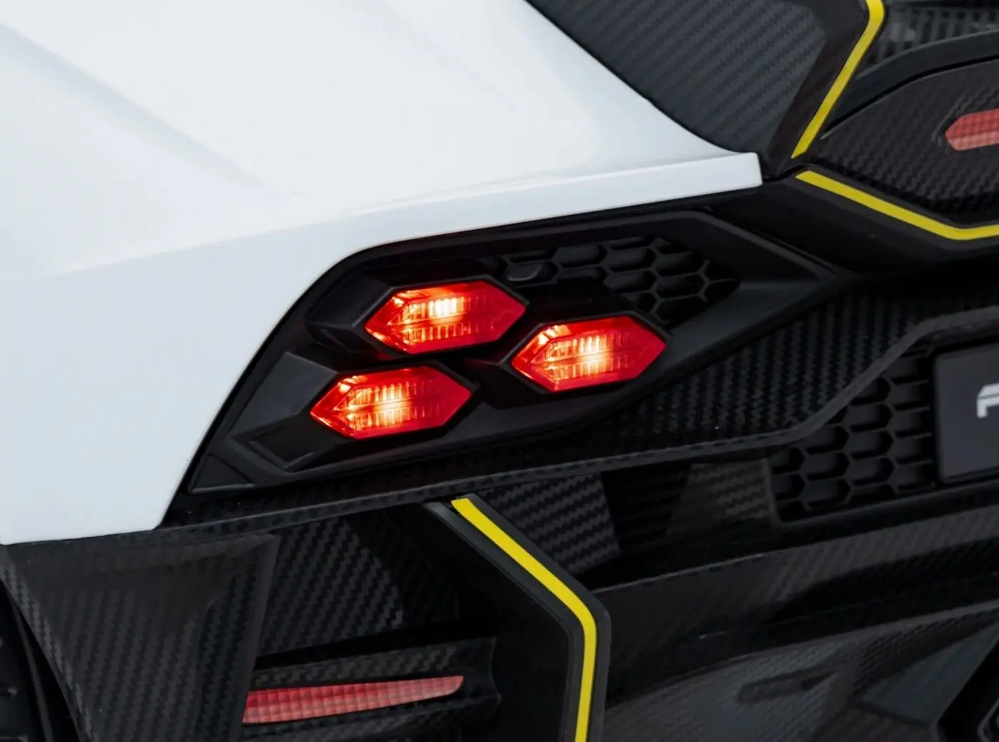 Masinuta electrica Ramiz Lamborghini Invencible (White)