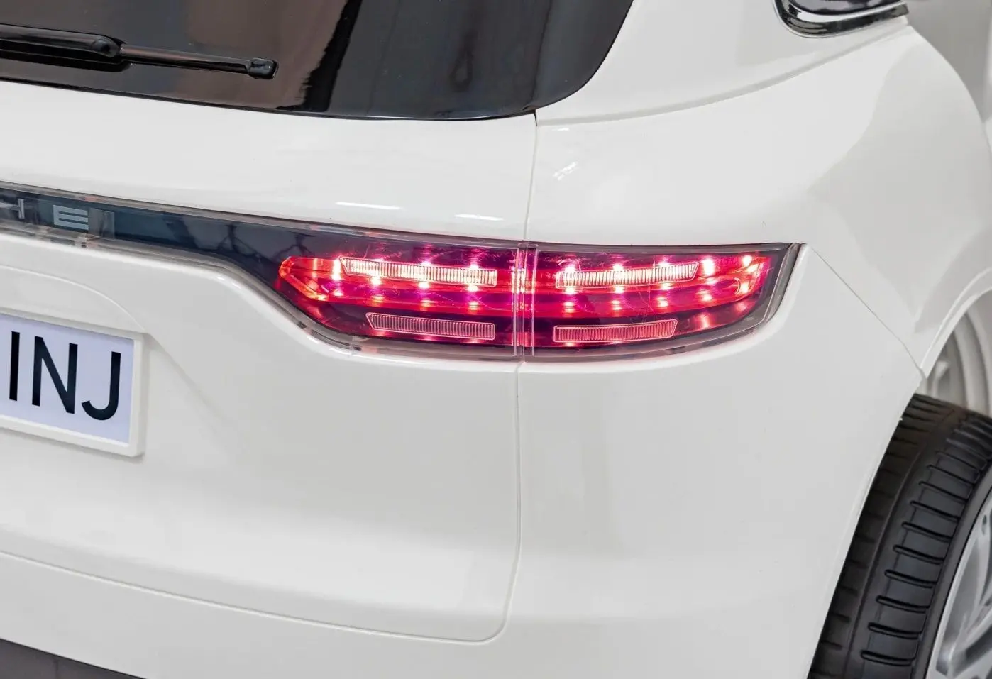 Электромобиль Ramiz Porsche Cayenne S (White)