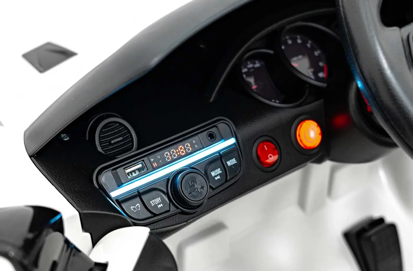 Masinuta electrica Ramiz Porsche Spyder RS 718 (Lacquer White)