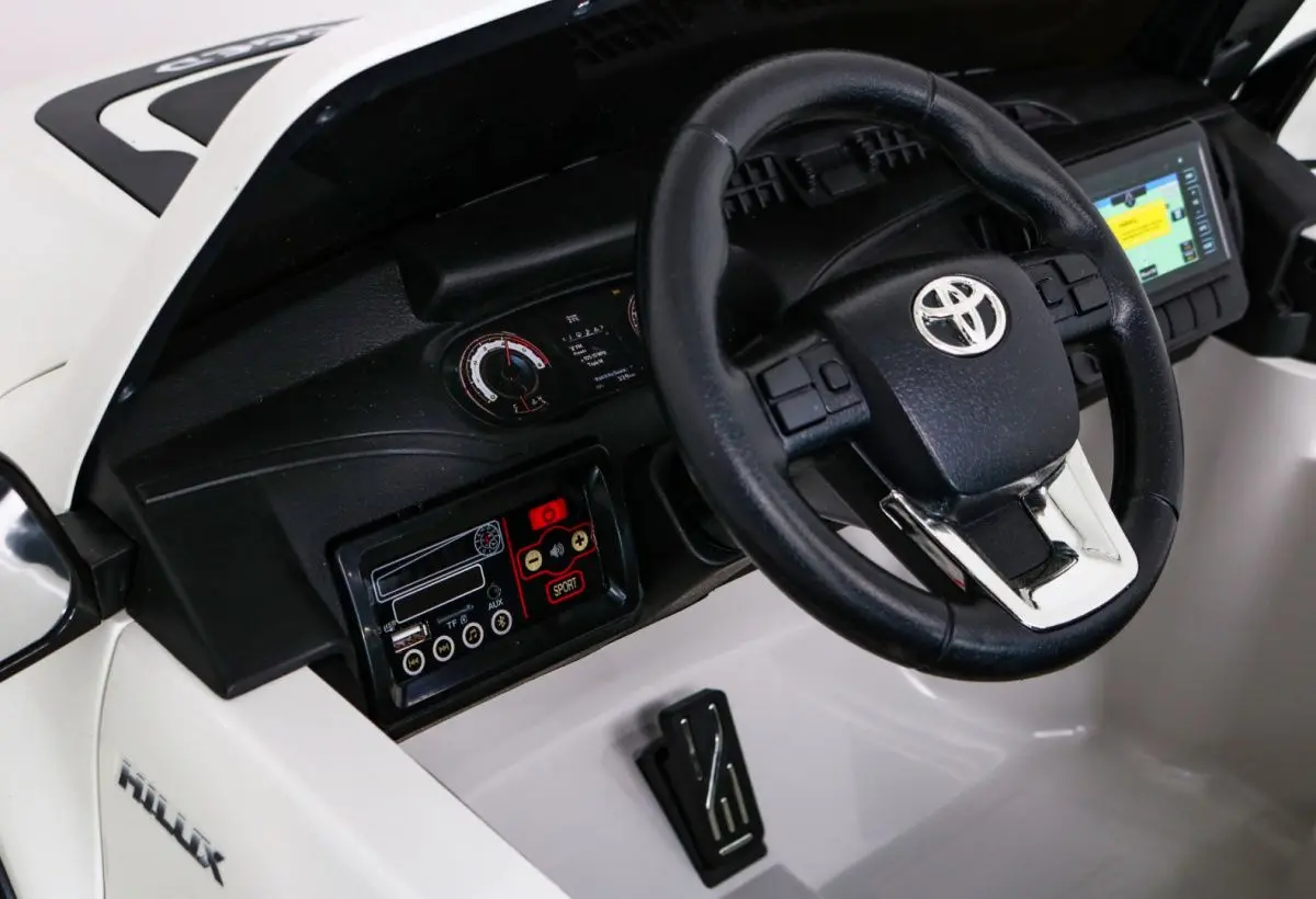 Электромобиль Ramiz Toyota Hillux (White/Black) - 7