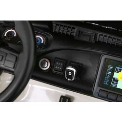 Электромобиль Ramiz Toyota Hillux (White/Black) Thumb