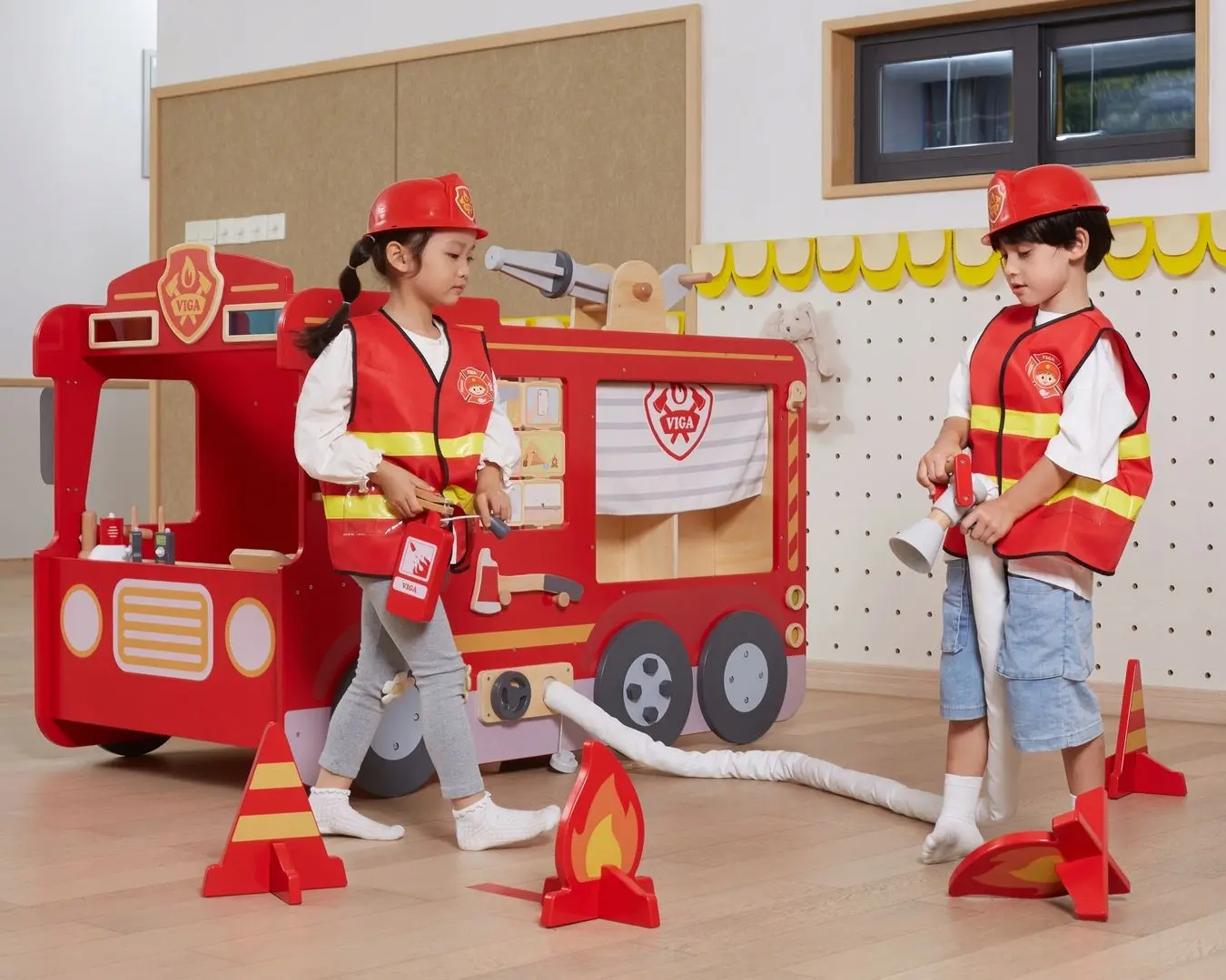 Centru de joc Viga Fire Engine 44712 (Red)