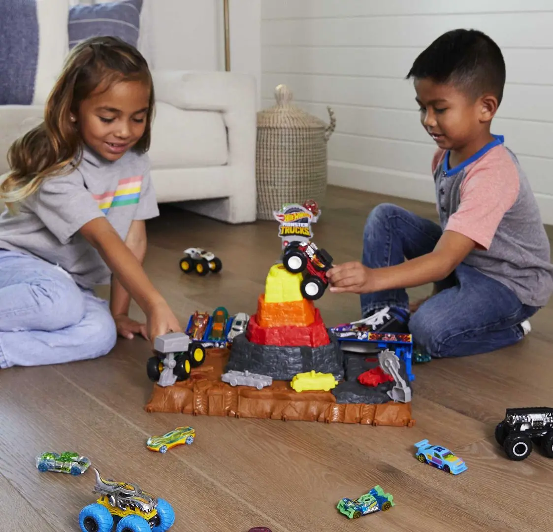 Set de joaca Hot Wheels Bone Shaker Ultimate Crush Yard (Multicolor)