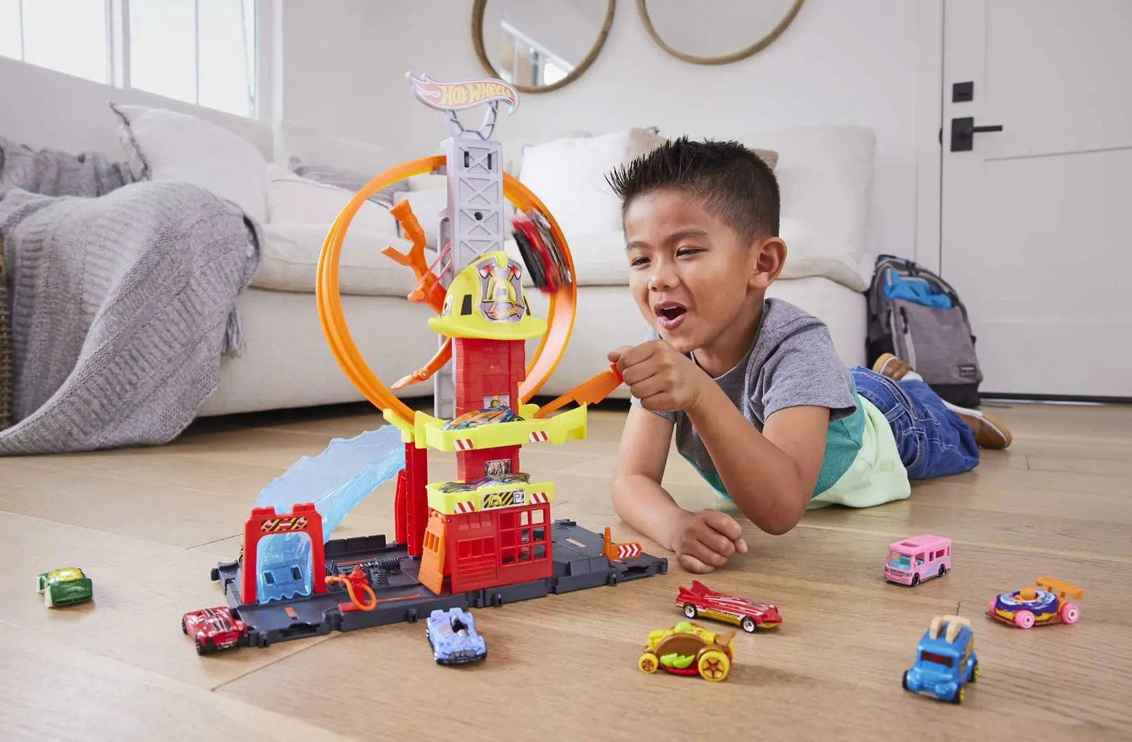 Set de joaca Hot Wheels City Super Loop Fire Station (Orange/Red)