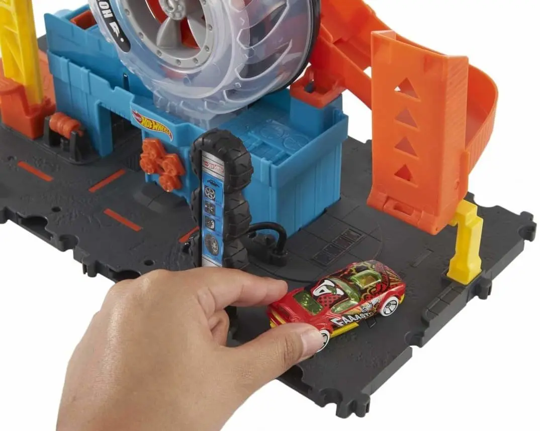 Set de joaca Hot Wheels City Super Twist Tire Shop HDP02 - 5