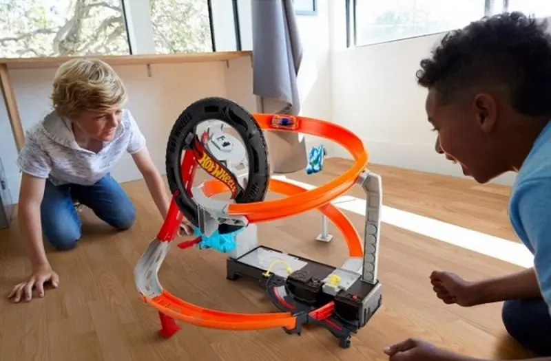 Игровой набор Hot Wheels Hyper-Boost Tire Shop GJL16 - 4