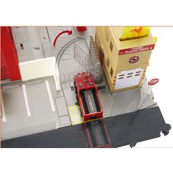 Игровой набор Matchbox Action Drivers Fire Station Rescue (Red/Grey) Thumb