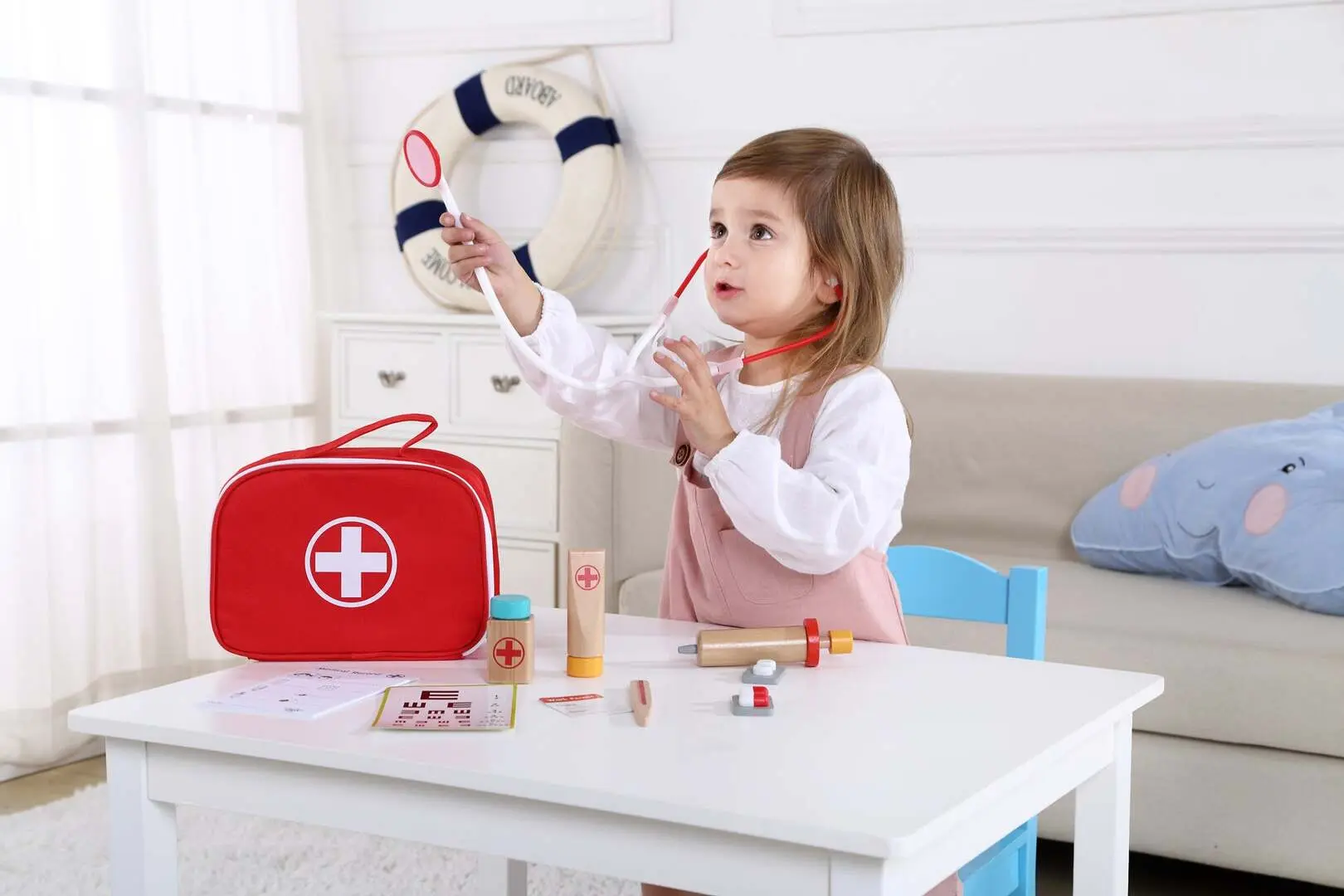 Set de joaca Tooky Toy Little Doctor TKC567 (Wood/Red)