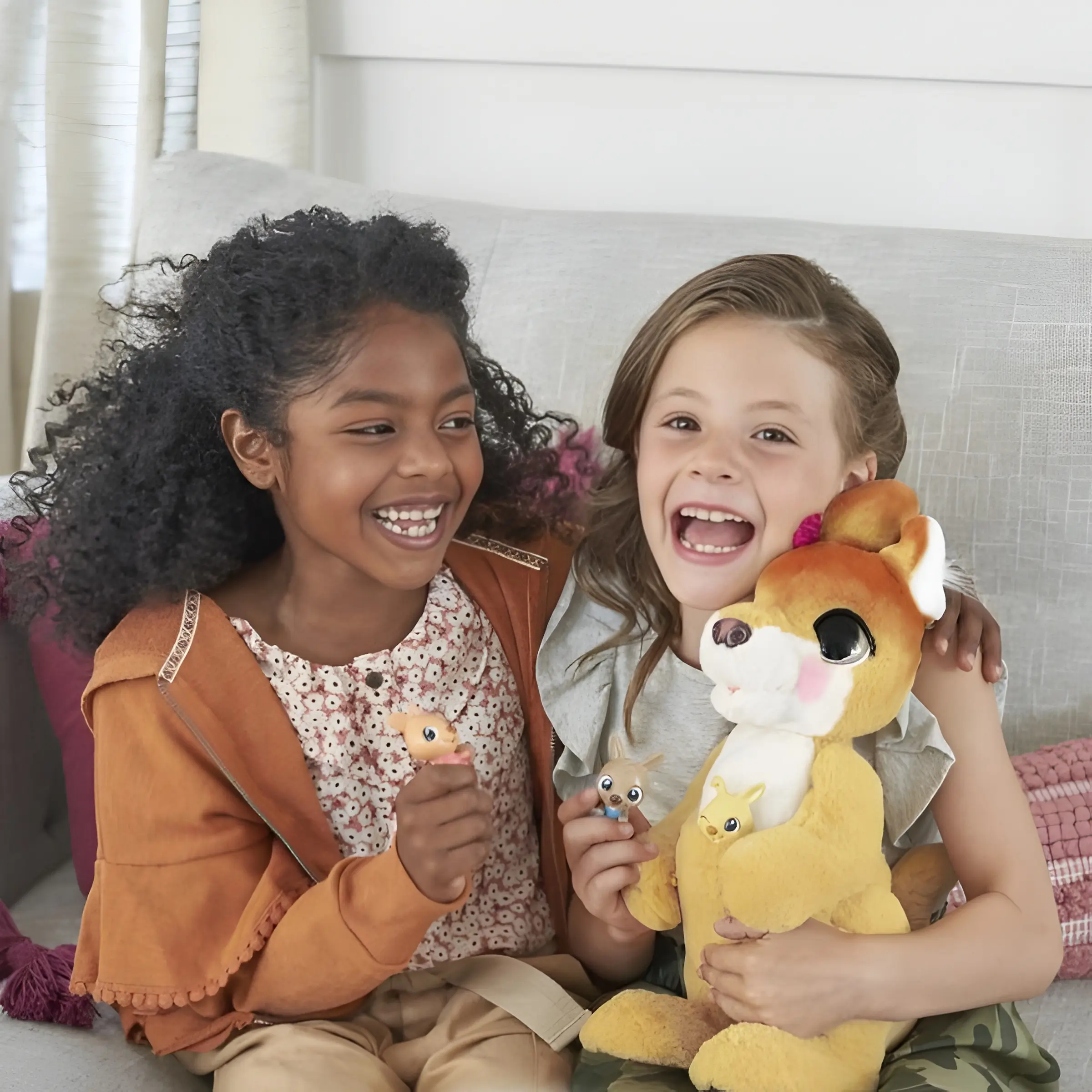 Jucarie interactiva Hasbro FurReal Friends Mama Josie The Kangaroo (Beige)