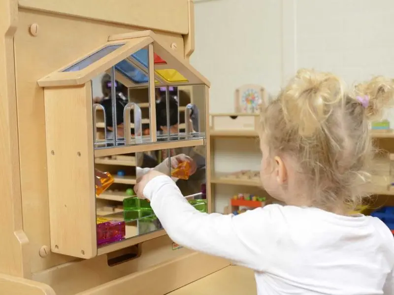 Jucarie interactiva de perete Masterkidz Mirrored Play House ME06523 (Wooden) - 3