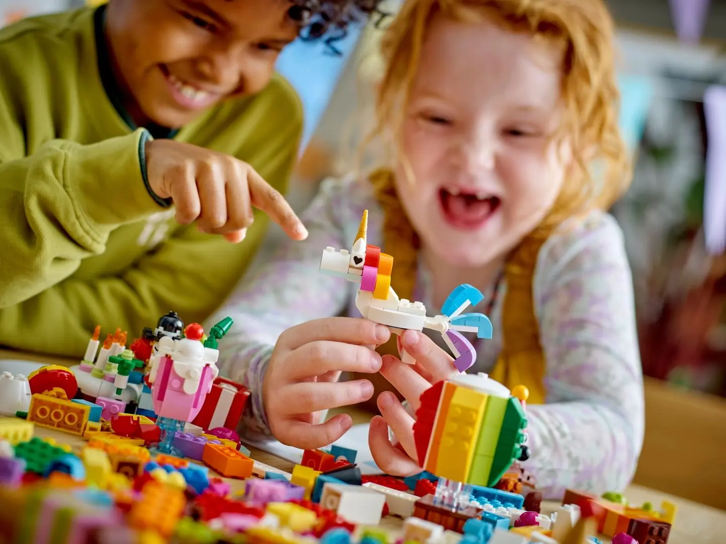 Constructor Lego Classic Creative Party Box 11029 (Multicolor) - 10