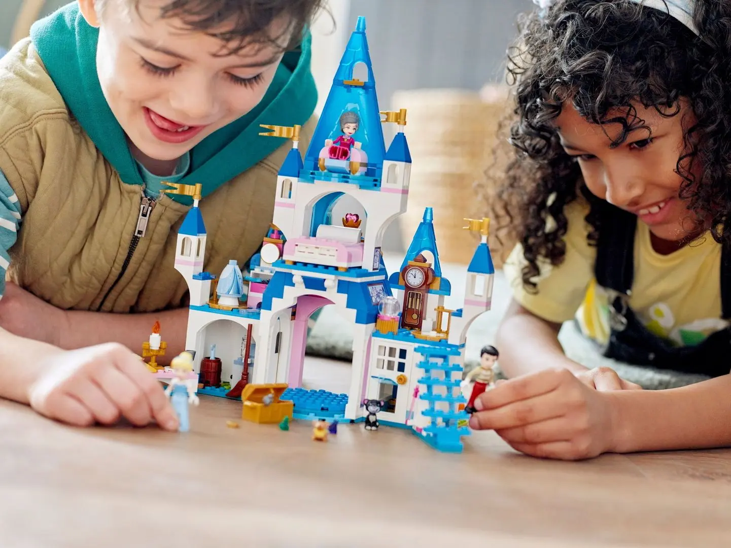 Constructor Lego Disney Cinderella and Prince Charmings Castle 43206 (Blue) - 6