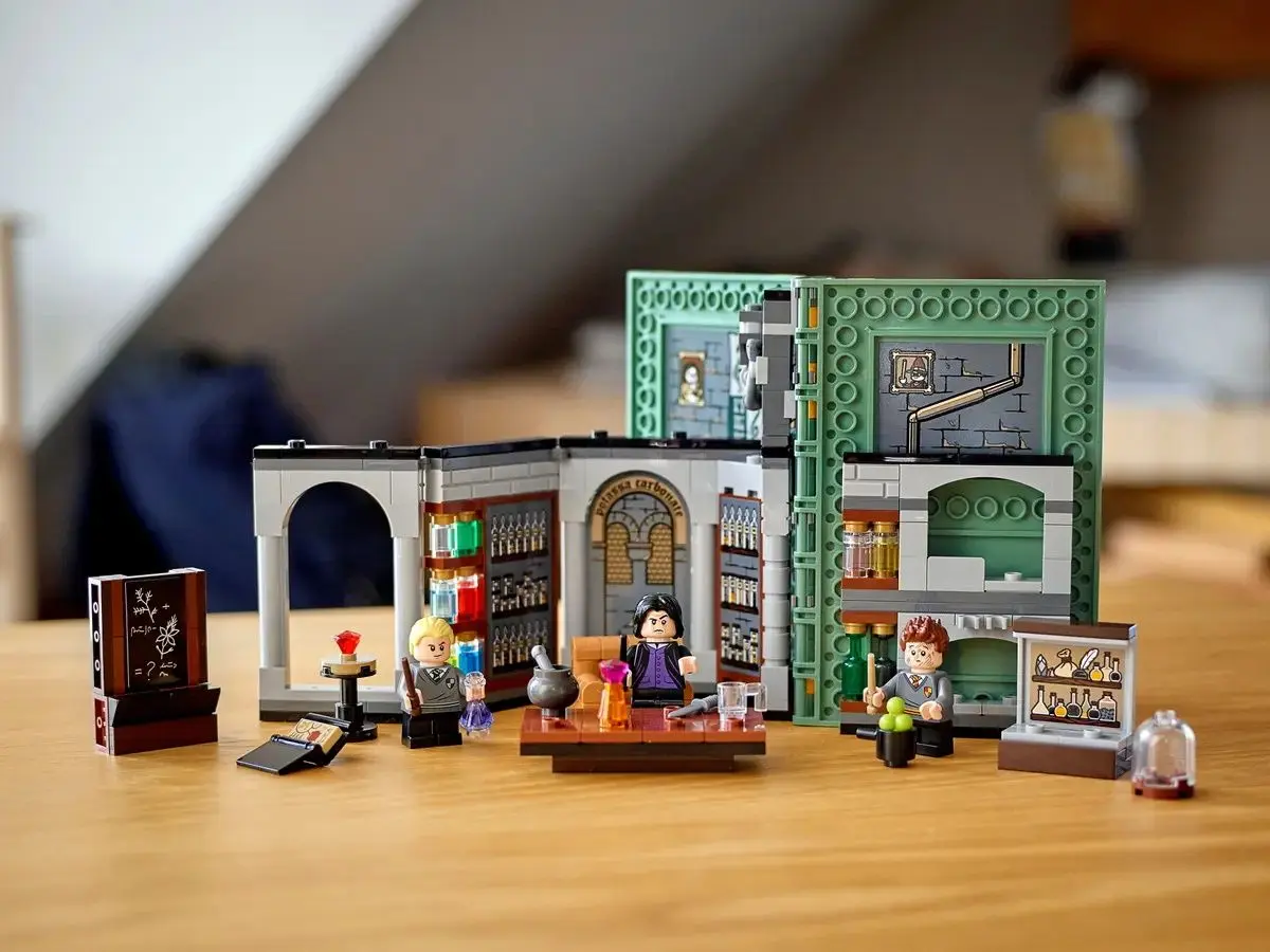 Constructor Lego Harry Potter Hogwarts Moment: Potions Class 76383 (Multicolor) - 9
